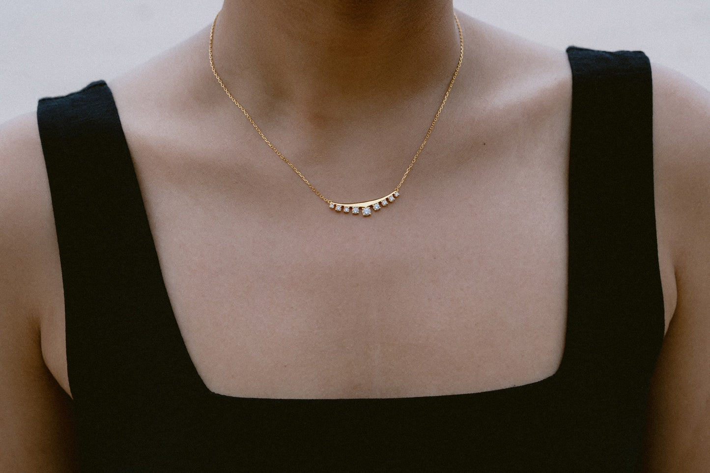 Graceful Bend - Necklace