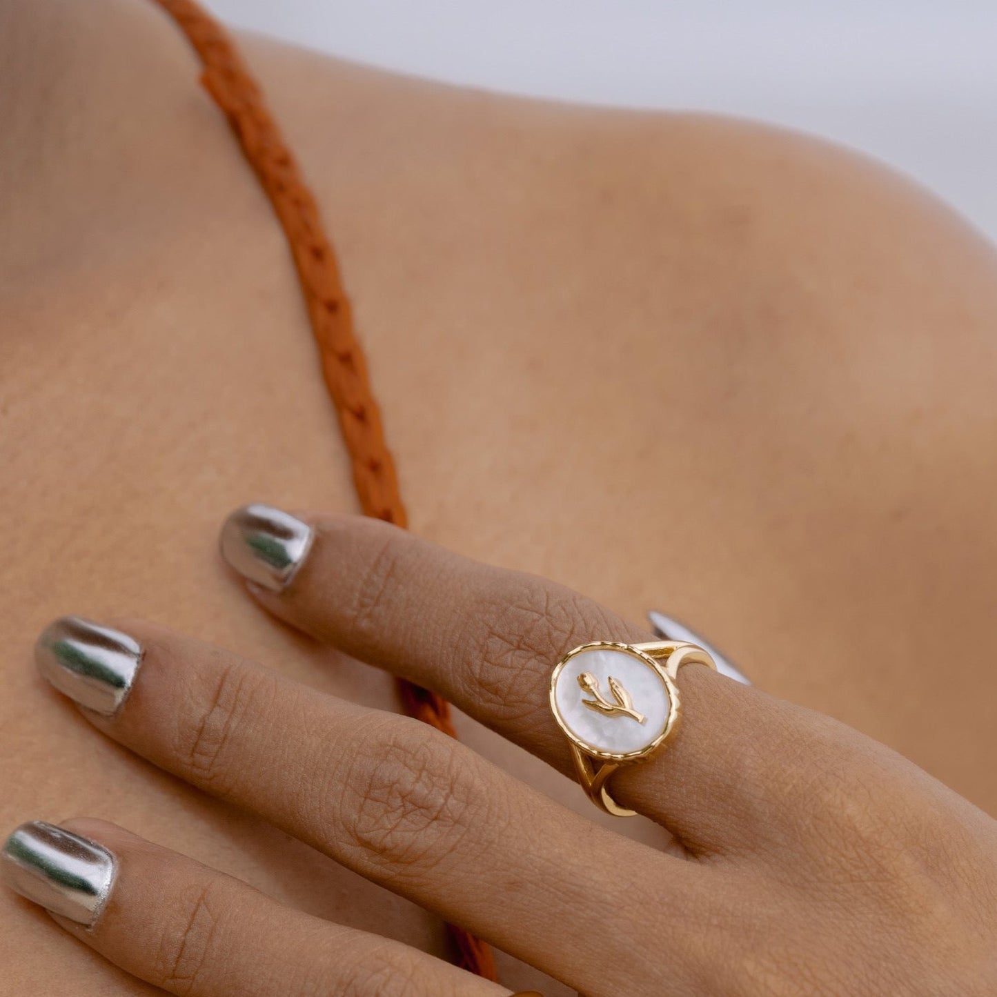 Shell Flower - TAN TAN Ring